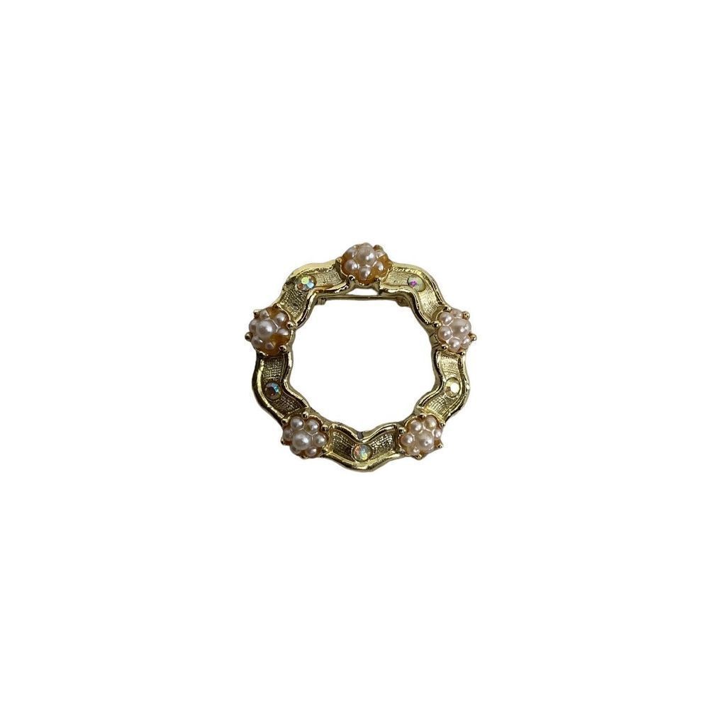 Vintage Gold Wreath Brooch with White Pearl Berries